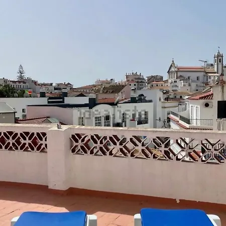 Nyaraló In Old Town Near